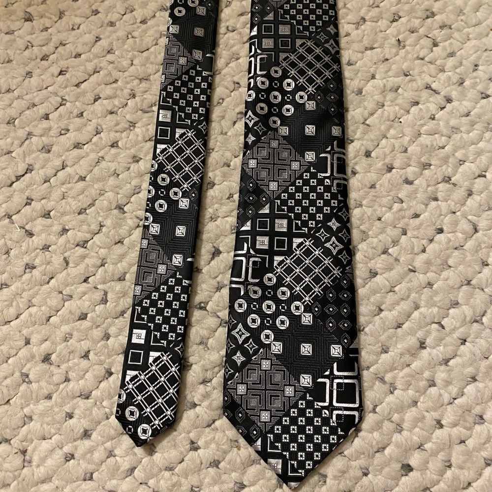 NEIMAN MARCUS Silk GQ Tie Hand Tailored Black NEW!